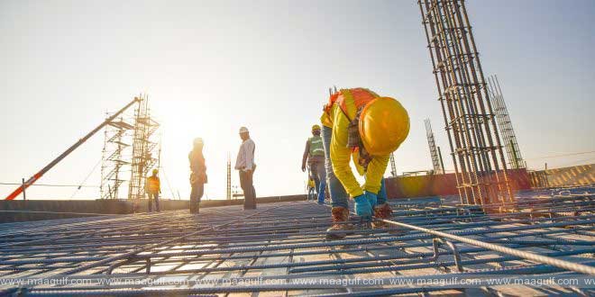 బహిరంగ ప్రదేశాల్లో మధ్యాహ్నం వేళ కార్మికులు పని చేయకూడదు